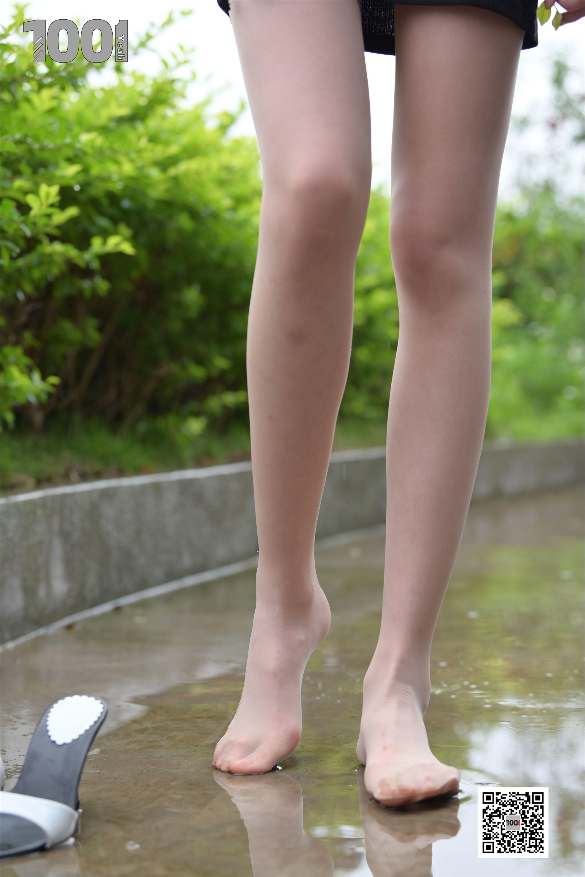 IESS异思趣向  一千零一夜《雨中漫步2》